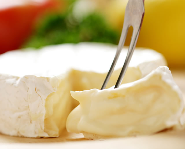 カリフォルニアワイン王(シャンパン王)白カビタイプのチーズにはやっぱり赤ワインが最高！