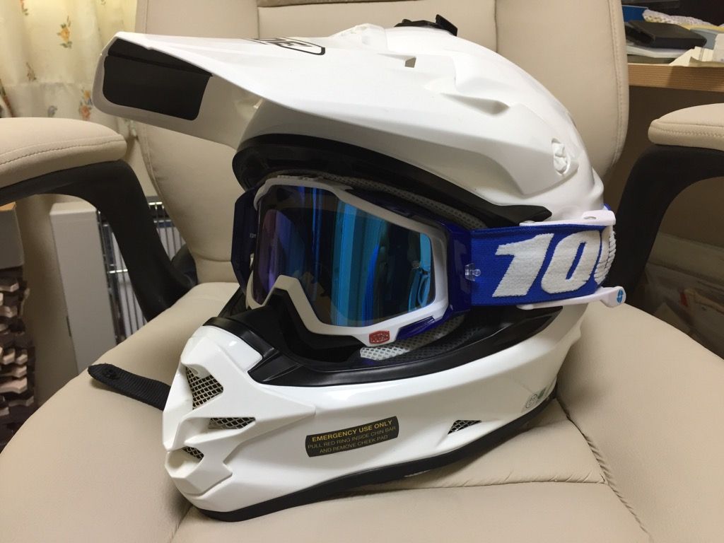送料無料 SHOEI VFX-WR Sサイズ 100％ ゴーグル SHOEIバイクヘルメットVFX-WR 100%ゴーグル アルメガ
