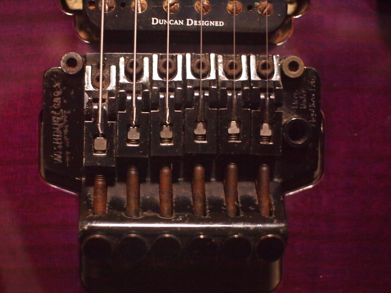 ギター】妖しいパープルの杢目「WashBurn MG-722 Stevie Salas ギター】妖しいパープルの杢目「WashBurn MG-722 Stevie Salas