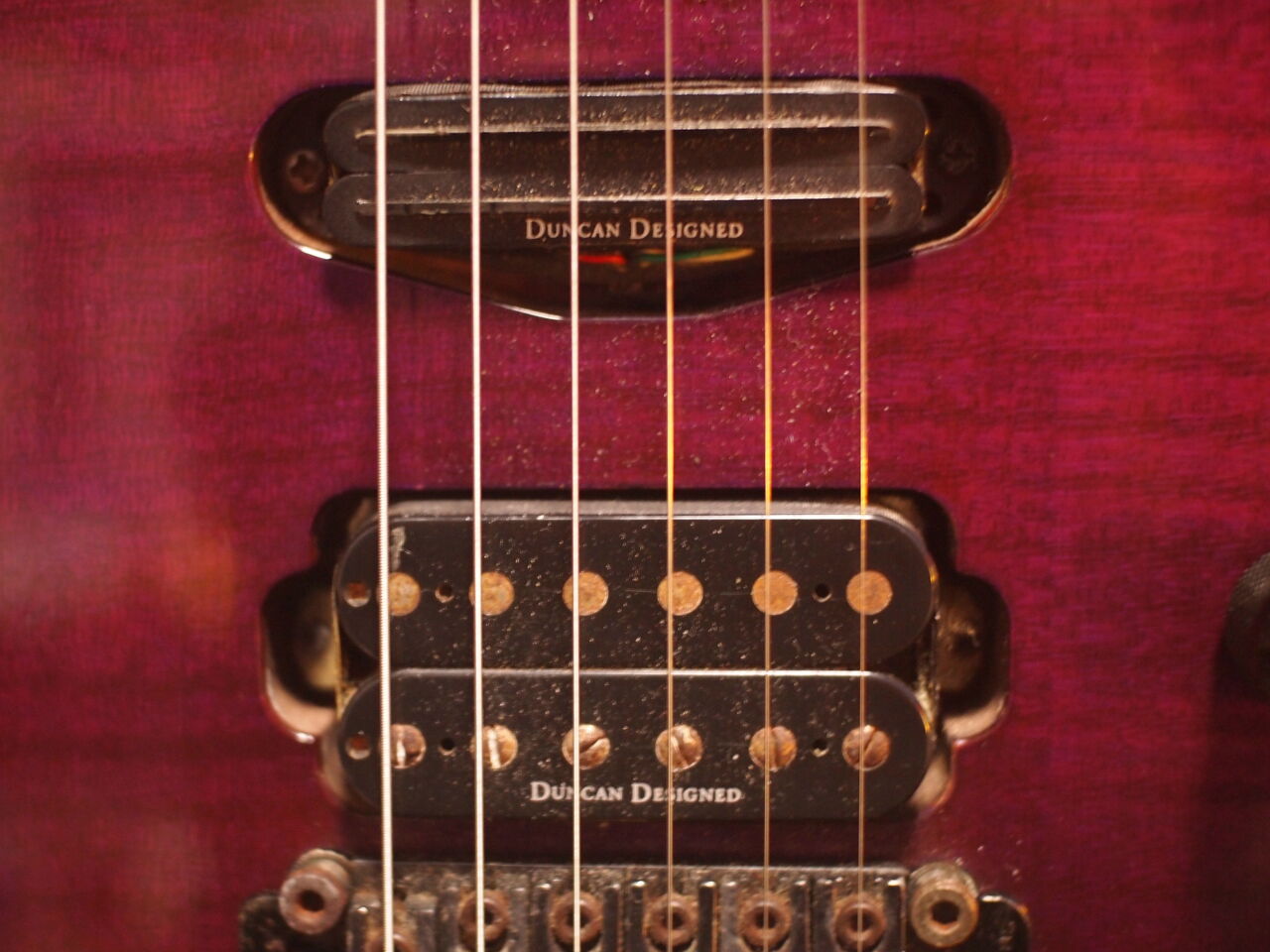 ギター】妖しいパープルの杢目「WashBurn MG-722 Stevie Salas ギター】妖しいパープルの杢目「WashBurn MG-722 Stevie Salas