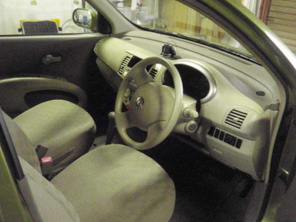 エグゼクティブコース 日産マーチ 車内クリーニング ボディコーティング神奈川 東京 出張専門イージス磨き