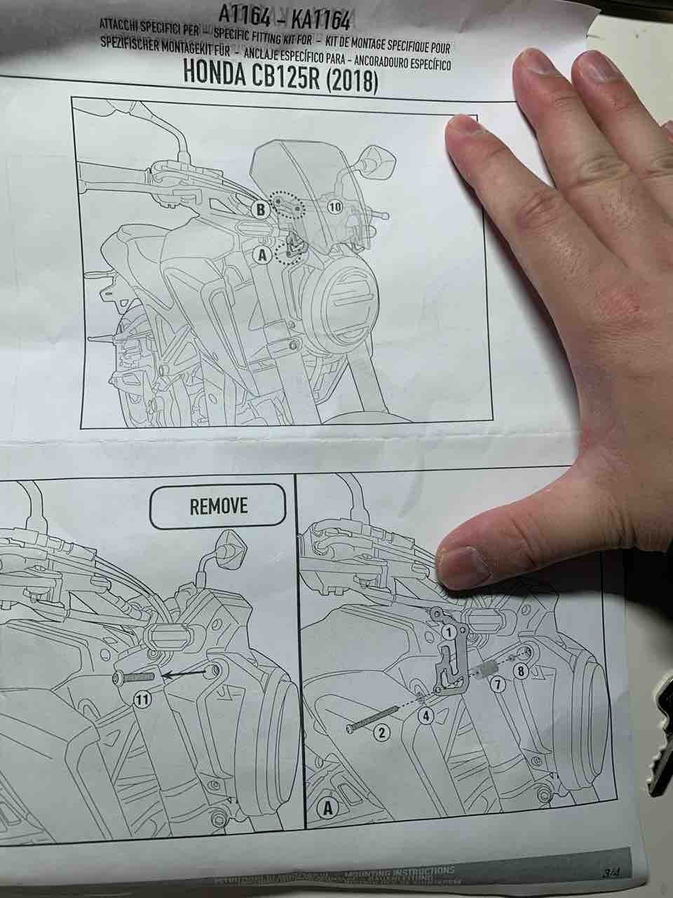 Cb250r メーターバイザー取り付け もっちライダーのバイク日記 Come Back To Road