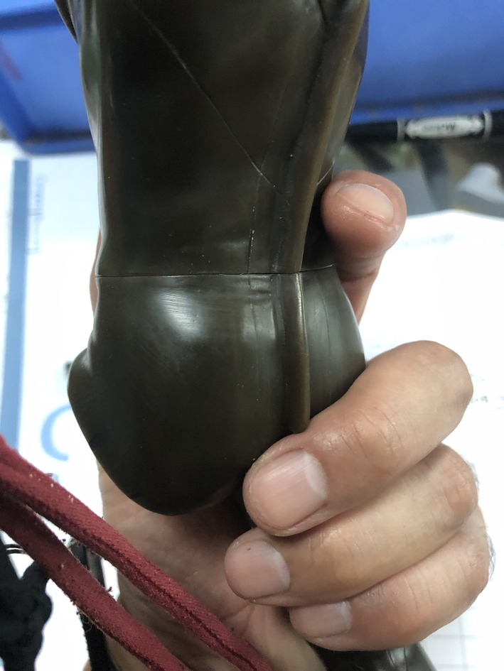 DBEB59F3-5C07-4C54-B80E-81E2BC18E450