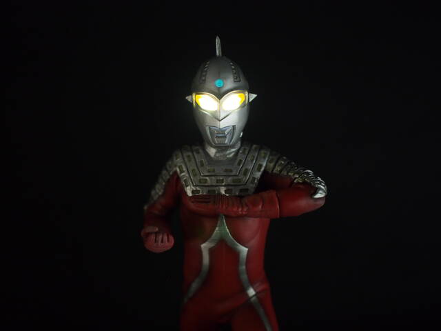 CCP 1/6 特撮シリーズ ウルトラセブン エメリウム ハイグレード CCP ウルトラセブン エメリウム ハイグレードVer. - KH COMPANY
