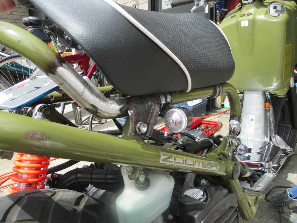 おトク情報がいっぱい！ ズーマー 燃料タンク リヤサス テールランプ