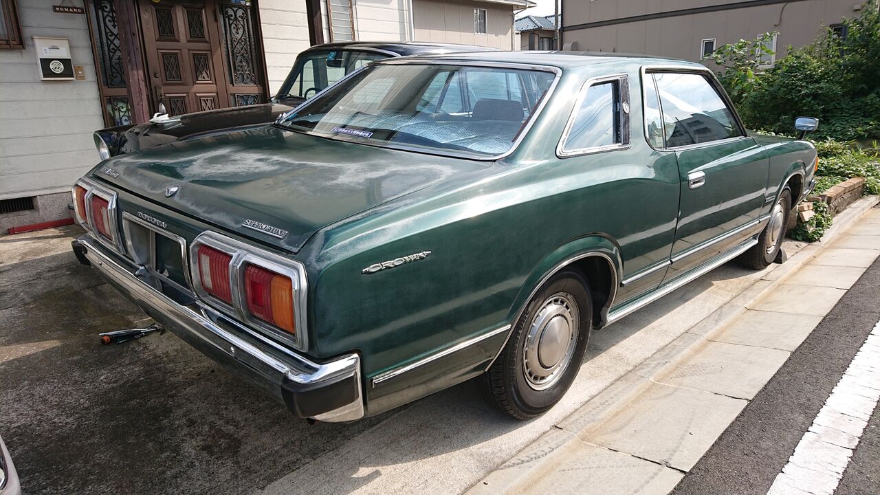 昼間は暖かいけど 330系セドリックとms100系クラウンの部屋