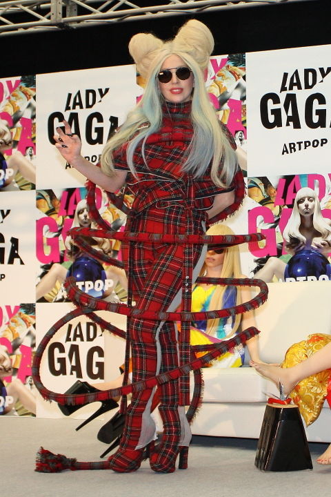 gaga10