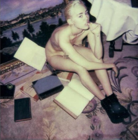 mileyc2015116_01