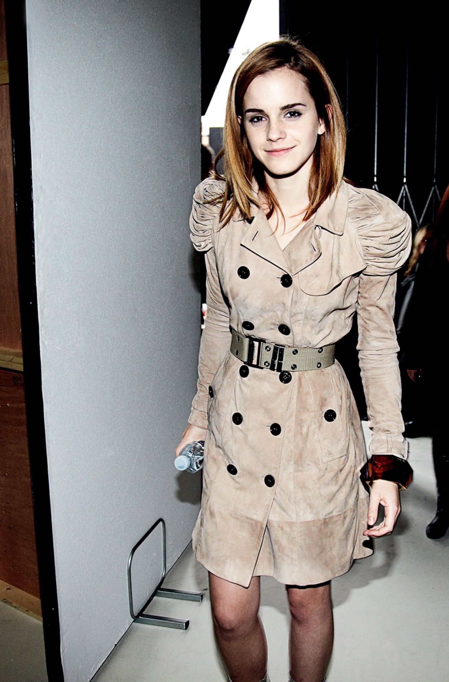 エマ ワトソンのバーバリー広告写真アウトテイク集 Emma Watson Burberry Spring Summer 10 Photoshoot Outtakes ハリウッドセレブショット 女優版