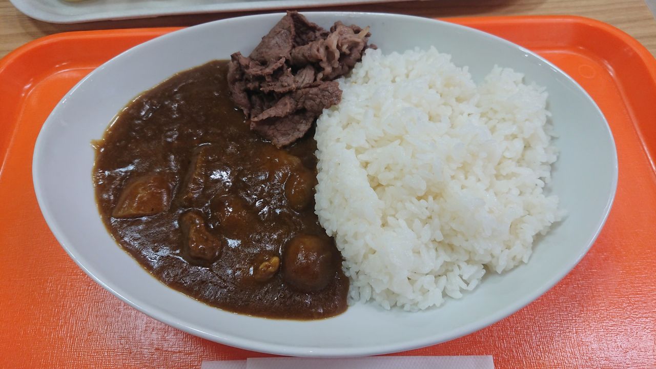 いきなりステーキ の新商品 カレーライス を食べてきた感想 肉云々よりとにかく具沢山のカレー オライオン