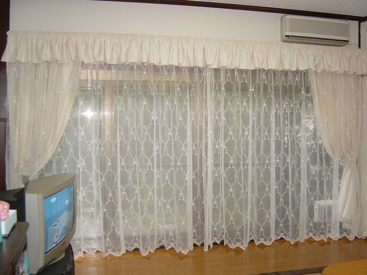 色のカーテン その7 白 インテリア館セレス のブログ