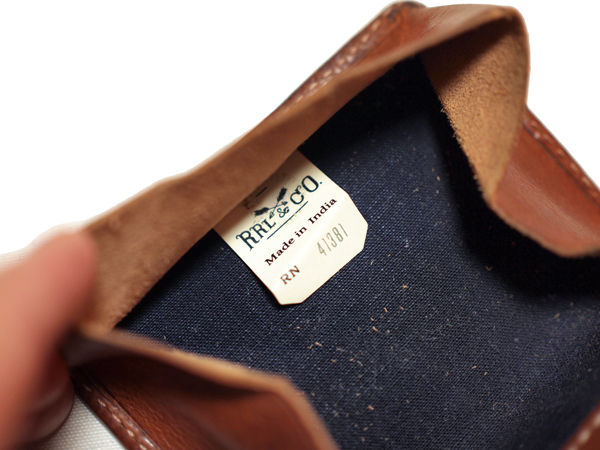 RRL】さり気なくカッコ良いコンチョボタンを使用したレザー RRL】さり気なくカッコ良いコンチョボタンを使用したレザー