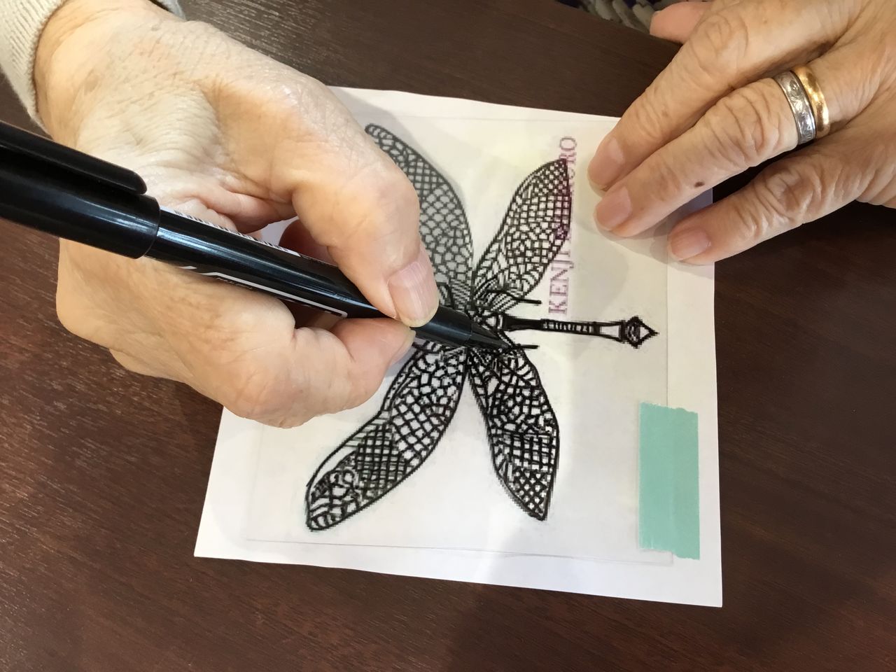 プラバンでトンボのブローチ コミュニティガーデンとうかい