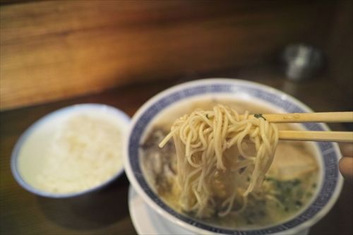 ラーメンとライス注文する奴の気持ちがわからない