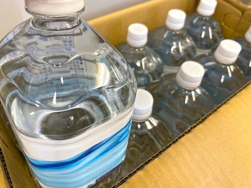 腎臓医「お水を1日2リットル飲まなきゃダメダメ（指をバッテン）」お腹よわよわぼく「ああぁ！！」