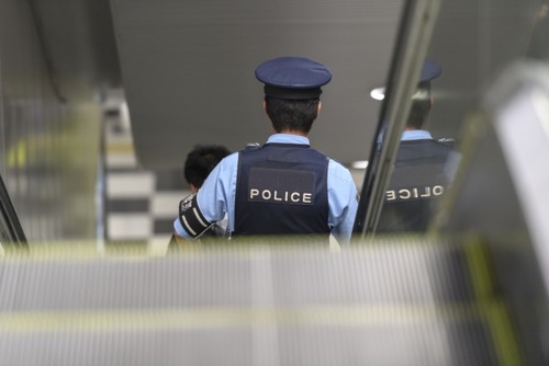 【悲報】新幹線で「俺はコロナだ」と叫んだ66歳男逮捕　愛知豊橋署