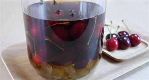 「アメリカンチェリーのブランデー漬け」漬けたチェリーはアイスやお菓子に、ブランデーも美味しく飲めます