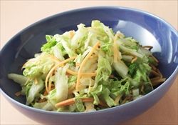 「白菜のサラダ」どんぶり一杯はすぐ食えるよ。