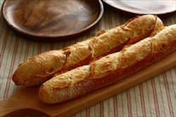 「美食」のフランスでバーガー人気…バゲットの消費減退