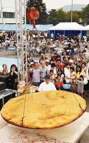 300kgの巨大コロッケ祭り！※ただし出来上がったコロッケは食べず