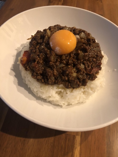 【悲報】こんな時間にキーマカレーを作ってしまう