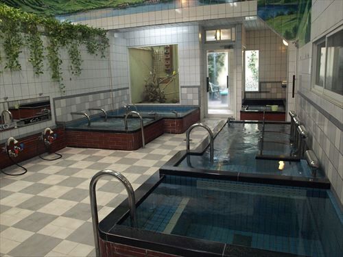 2281131057_f11bda79b8_c_R