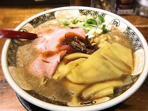 超えぐ煮干し ラーメン初心者「まずい」ラーメン中級者「うまい」ラーメン上級者「まずい」←これ 	