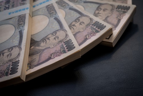 年収