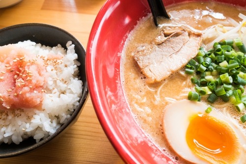 【悲報】ワイテブ、一般人はラーメン屋でラーメンしか頼まないことに知り驚愕する 	