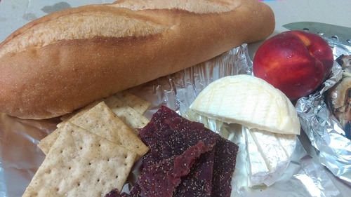 昔の旅人っぽい食事って憧れるよな