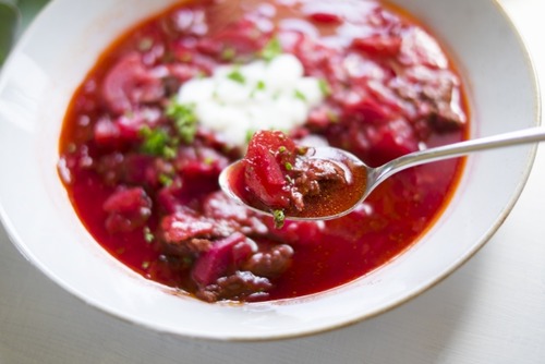 ロシア料理専門店に無言電話やキャンセル繰り返し　ロシア人への誹謗中傷や差別が相次ぐ　