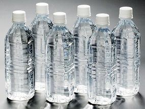 飲みかけのペットボトル、３時間で細菌だらけに