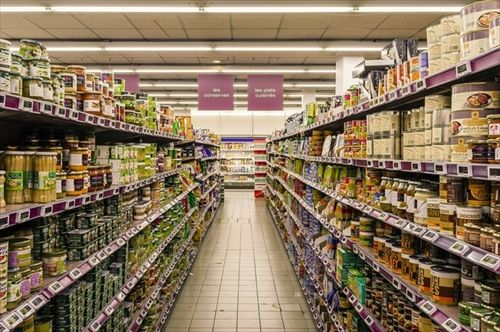 フランス、大手スーパーに食品廃棄を禁止 寄付か転用義務付ける