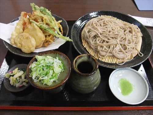 ざるそばにわさび乗っけてそのまま食べるとうまい