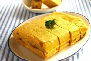 卵焼きを冷凍保存したい時はマヨネーズを混ぜて焼くとパサパサにならない