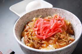 30歳の友人「ハンバーガーのピクルス、カレーの福神漬、牛丼の紅生姜全部嫌い」