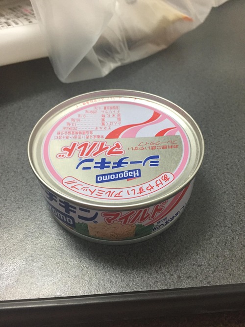 俺氏発狂、ツナ缶をそのまま食べる暴挙に出る