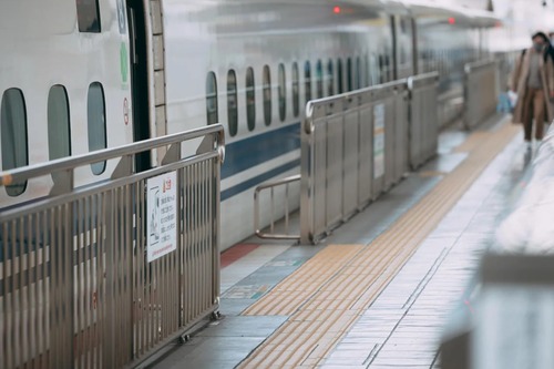 croppaku2301PAR54775