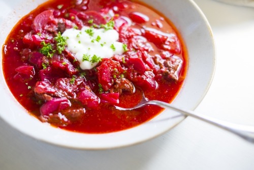 ボルシチは「ロシア料理」なのか「ウクライナ料理」なのか