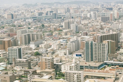福岡市「家賃安いです。飯美味いです。街がコンパクトで駅から遠くても西鉄バスでなんとかなります」