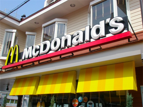 マクドナルド、タッチパネルで注文　３店舗で実験