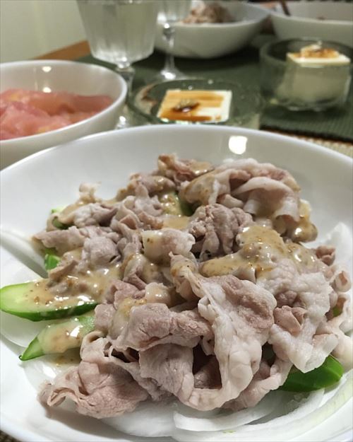 冷しゃぶってウマいな、、豚肉の理想的な調理法かもしれんな