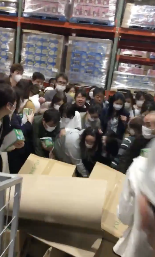 日本のコストコでのマスク争奪戦の動画がこちらｗｗｗｗｗｗｗｗｗｗｗｗ