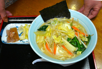 うどんとラーメンの合わせ技　山梨で「うーめん」人気