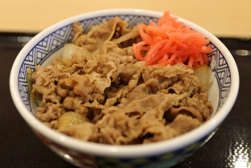 【牛丼3社の勝ち負け】すき家↑↑ 吉野家→ 松屋↓