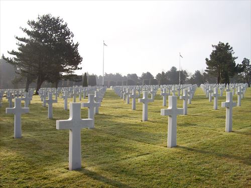 d-day-cemetery-930711_R