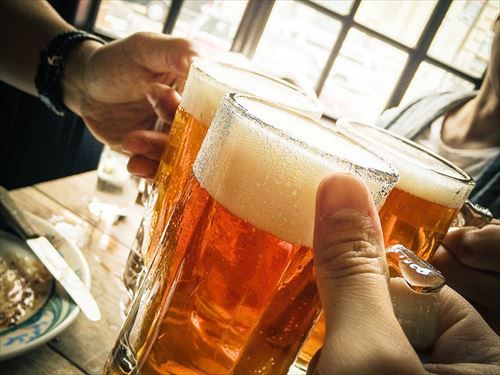 自分がもの凄い酒飲むから酒飲まない奴と全然仲良くならないんだけど 	