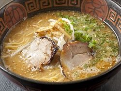 友達がラーメン屋で店員に「ここは何系ですか？」って聞いて