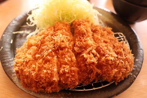 とんかつ屋「貧しい子供に無料でとんかつを食べさせてあげたい」 ？？？「ｼｭﾊﾞﾊﾞﾊﾞﾊﾞﾊﾞﾊﾞﾊﾞﾊﾞﾊﾞﾊﾞ」