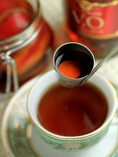 コーヒーや紅茶にブランデー垂らすと旨いんだな。